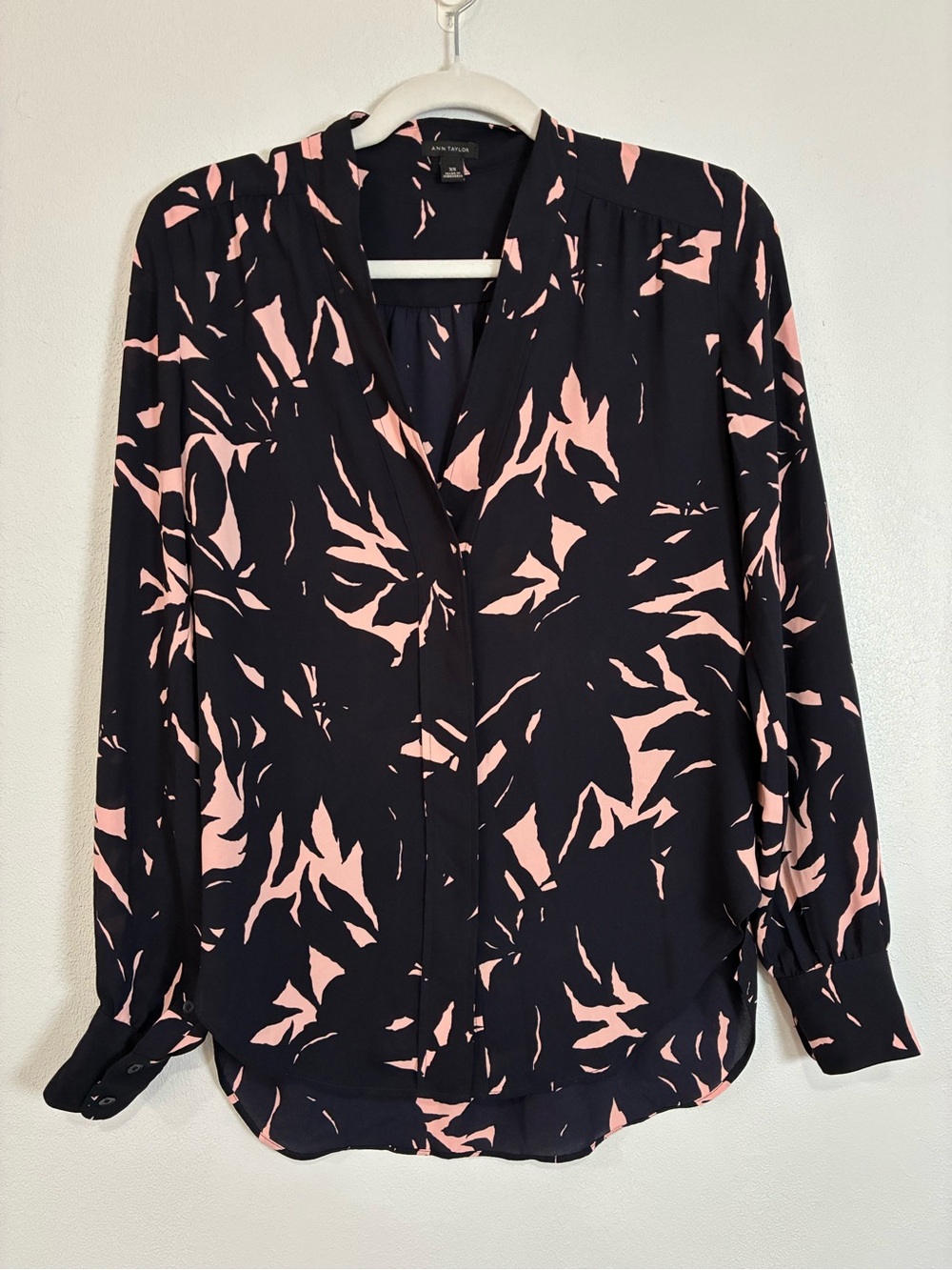 Ann Taylor Black Blush Abstract Floral Blouse